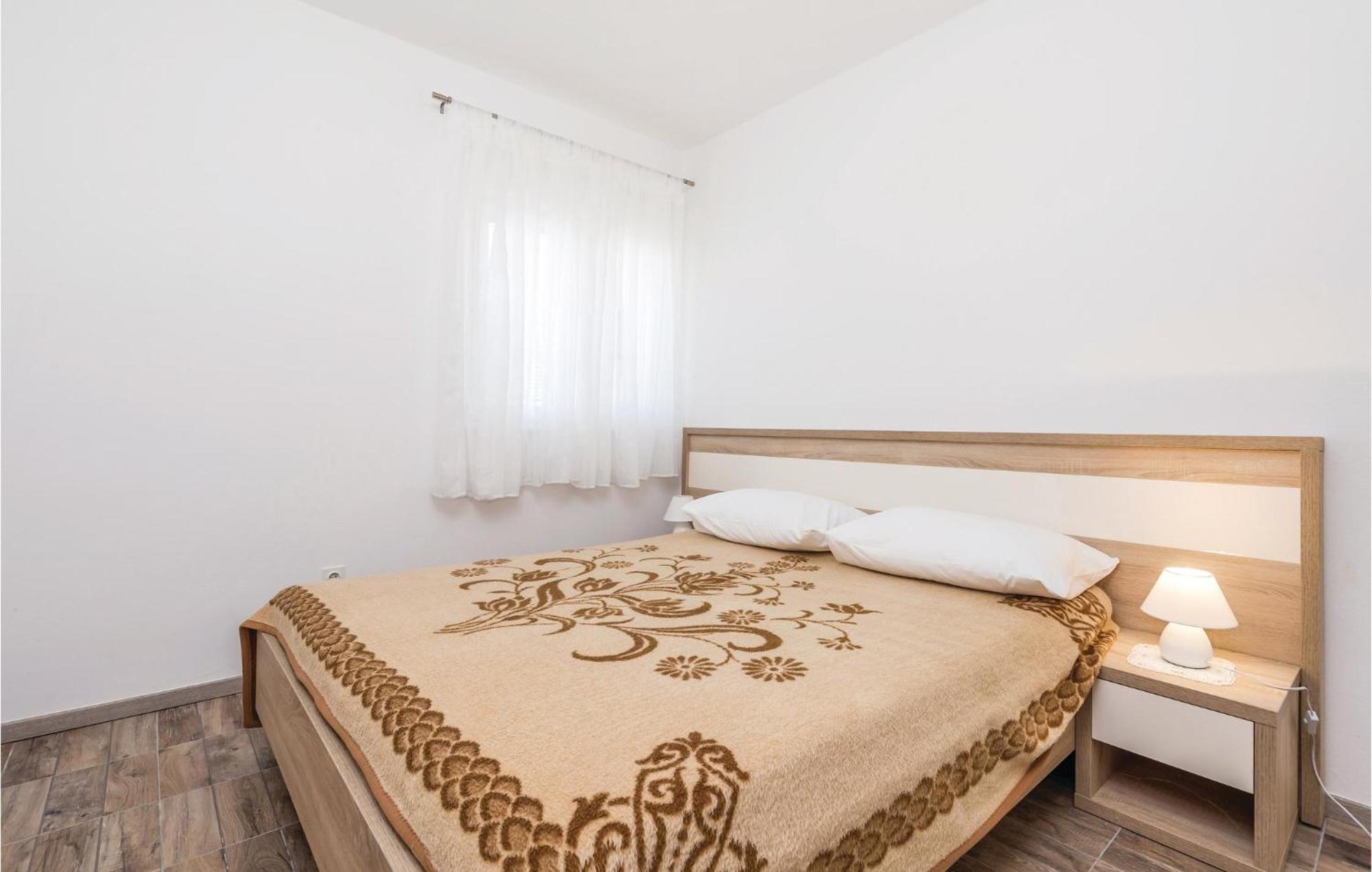 Lovely Apartment In Mandre With Wifi Exterior foto